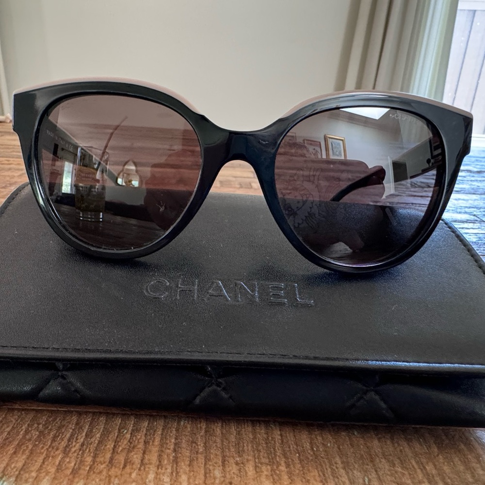 CHANEL BUTTERFLY SUNGLASSES BLACK & BEIGE